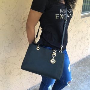 Medium Leather Purse